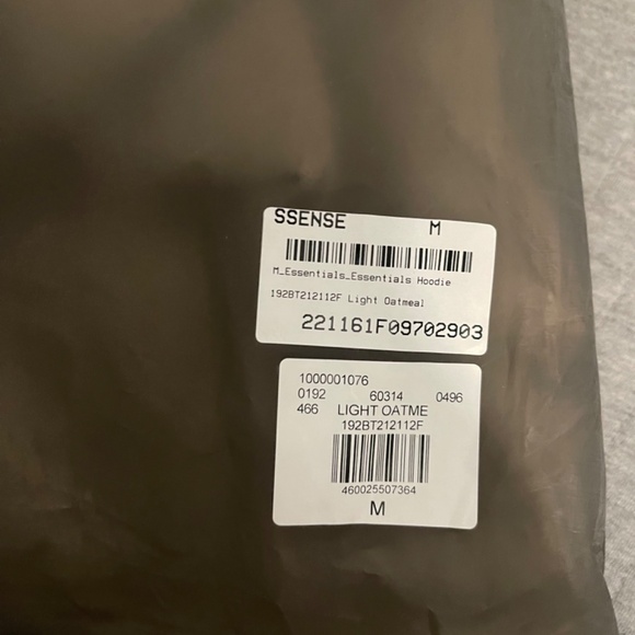 Essential hoodie - Picture 9 of 9